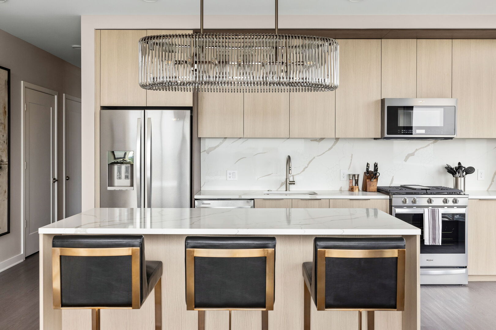 Kitchen fully equipped with all modern amenities Kitchen fully equipped with all modern amenities