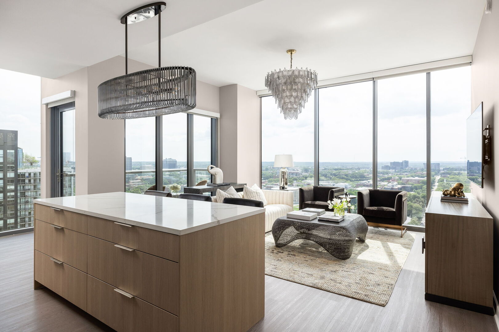 Kitchen fully equipped with all modern amenities Kitchen fully equipped with all modern amenities